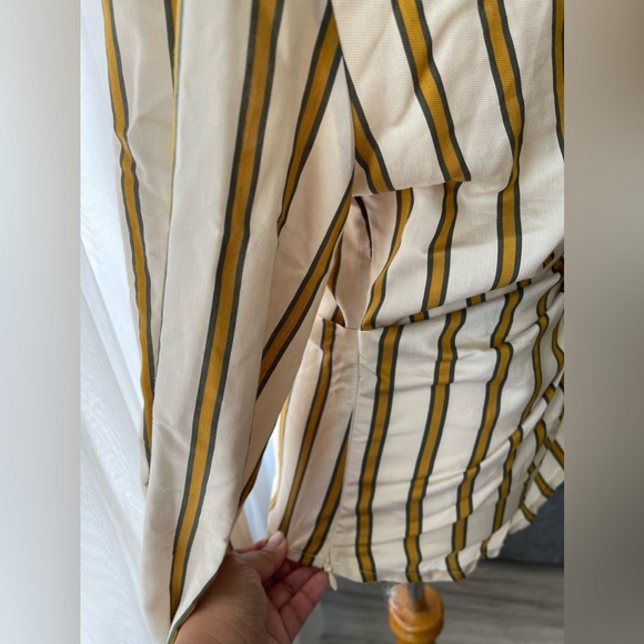 IN THE MOOD FOR LOVE Joelle Draped Shirt - Picture 9 of 10